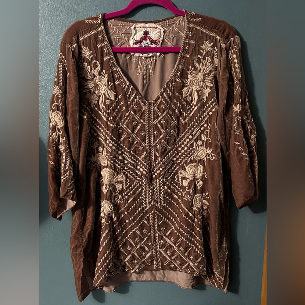 Johnny Was absolutely beautiful velvet pink top size Large